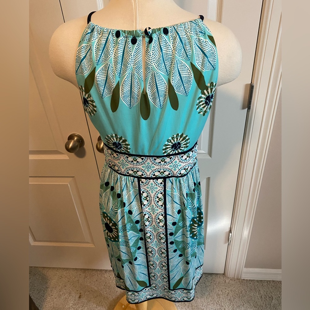 Elegant Blue Patterned Dress - Picture 4 of 6